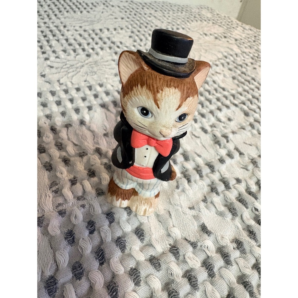 Vintage 1994 BC Ceramic Dapper Cat Figurine‎ Top Hat Tuxedo Rose 4 Inch